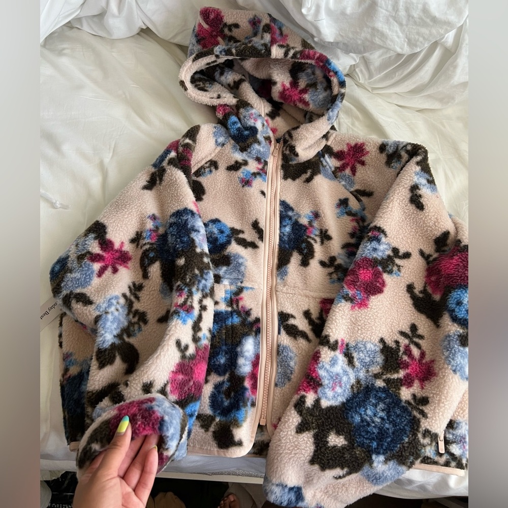 NWT aritzia Sunday best jacket
